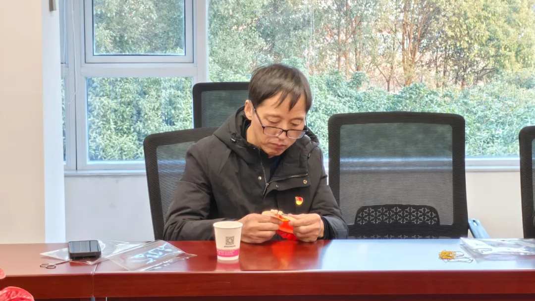 长沙市机电商会党支部主题党日活动“迎元旦、绣党旗、感党恩”