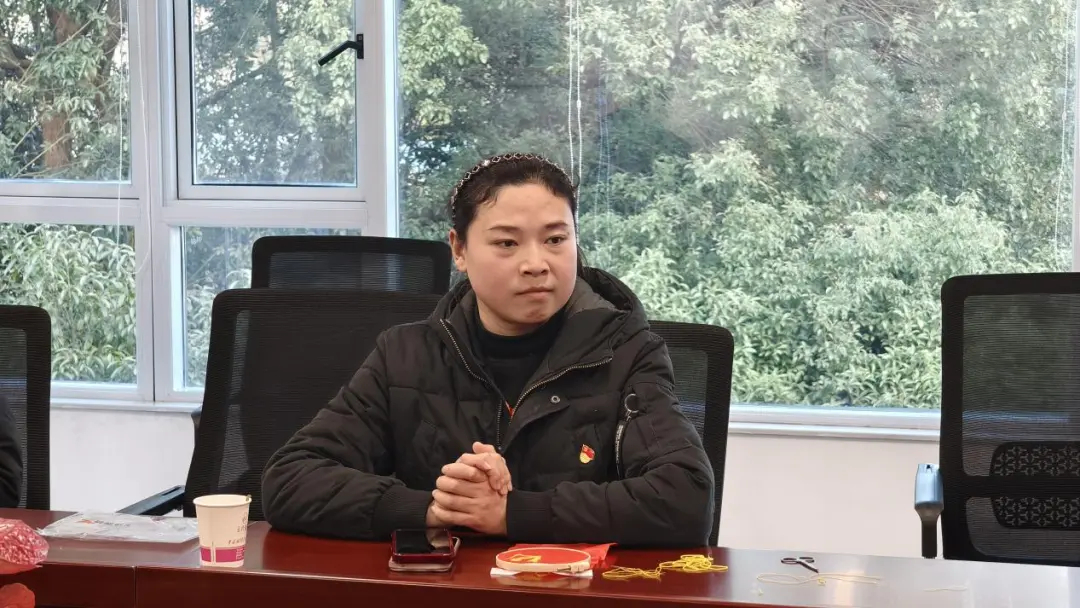 长沙市机电商会党支部主题党日活动“迎元旦、绣党旗、感党恩”